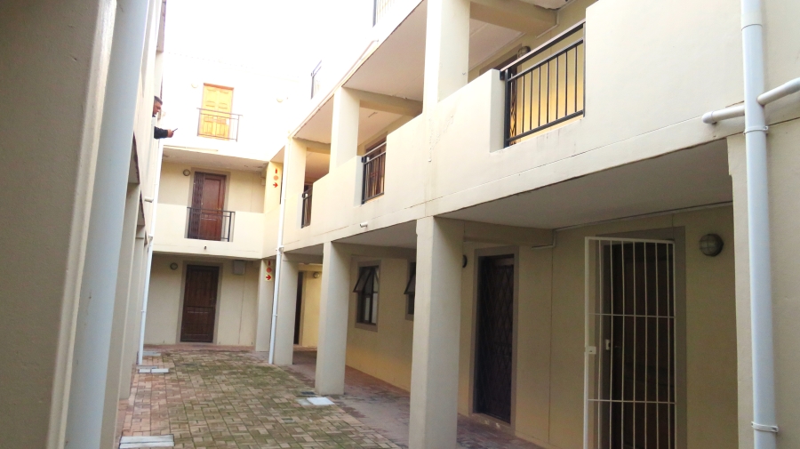 2 Bedroom Property for Sale in Guldenland Western Cape